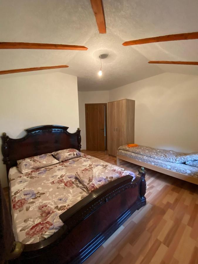 Shpija E Gjyshit Vuthaj Gusinje Exterior foto